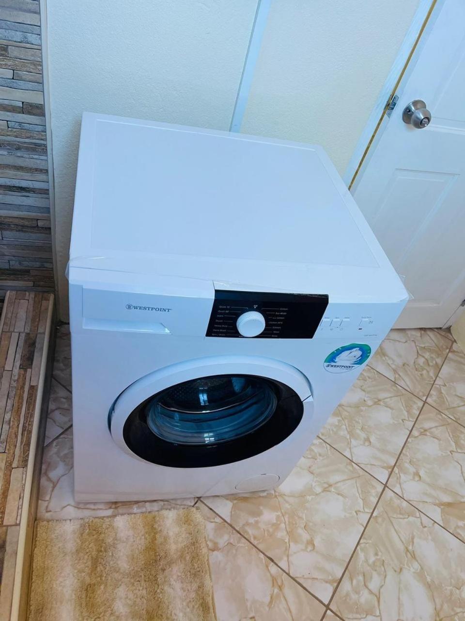 Castle Berry Apartments كينغستاون المظهر الخارجي الصورة