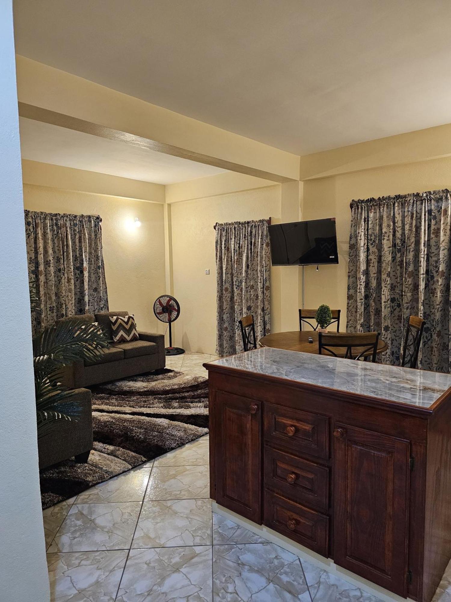 Castle Berry Apartments كينغستاون المظهر الخارجي الصورة