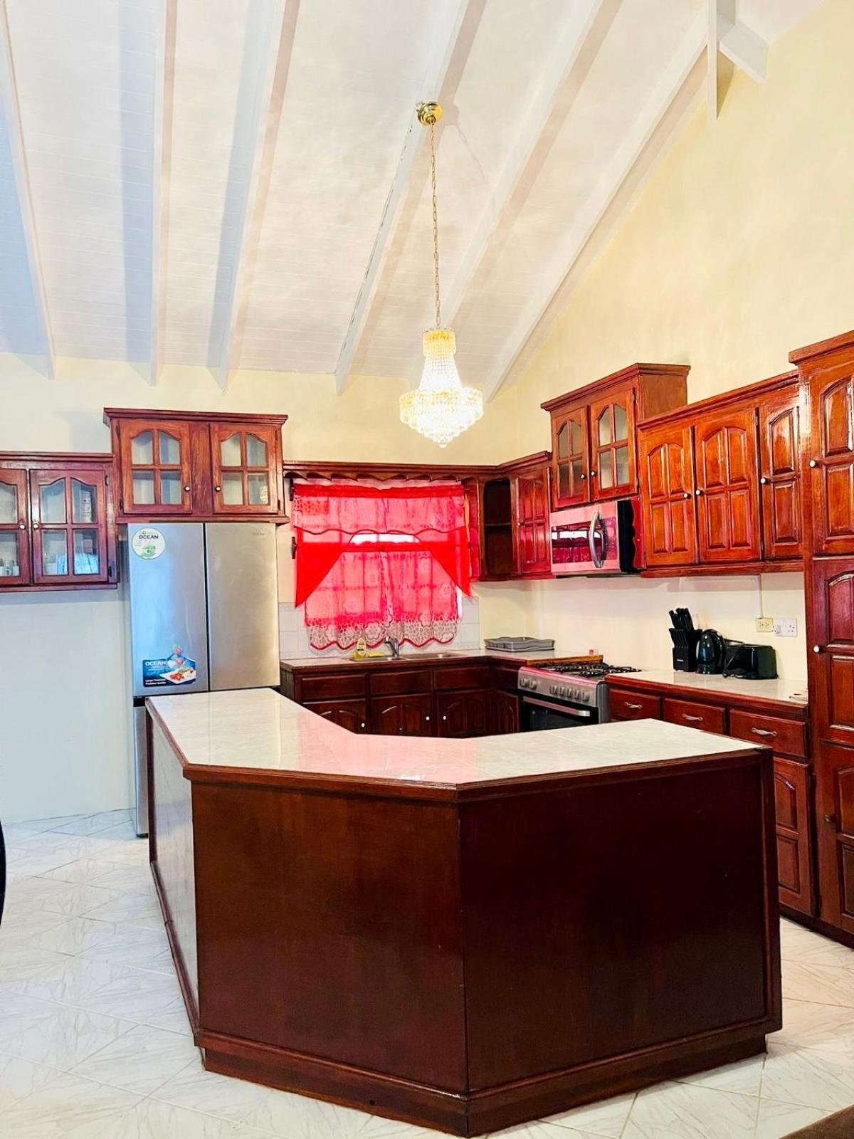 Castle Berry Apartments كينغستاون المظهر الخارجي الصورة