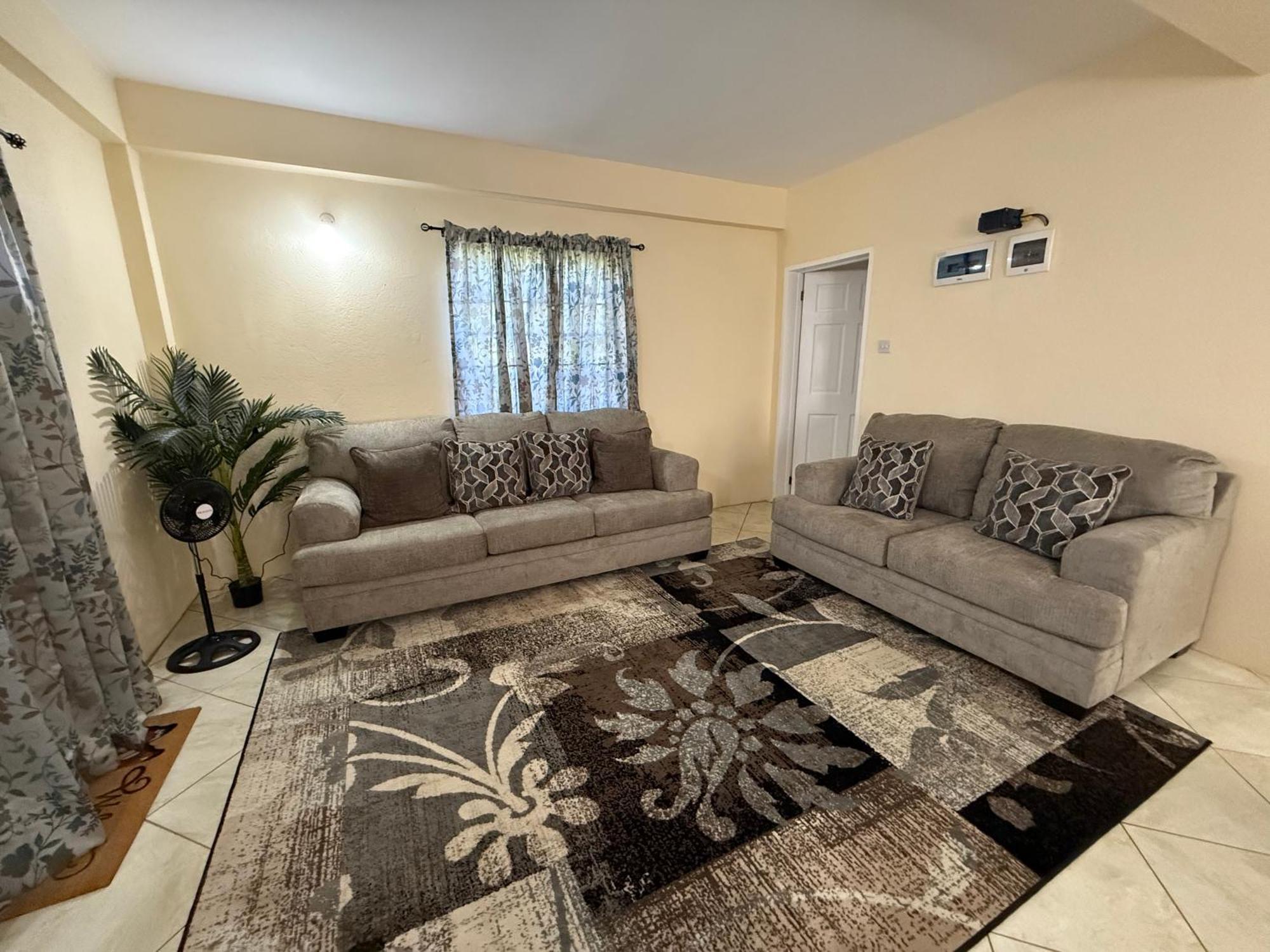 Castle Berry Apartments كينغستاون المظهر الخارجي الصورة